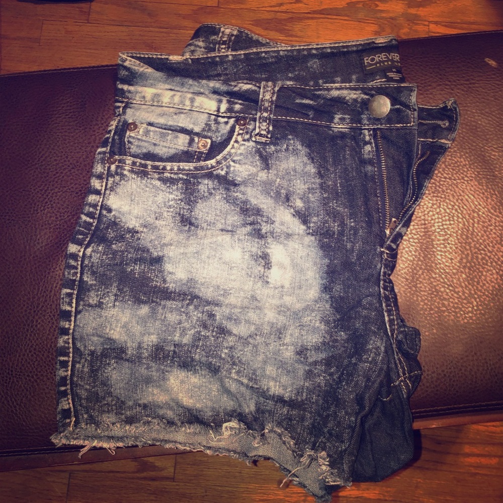 USED Forever 21 cut off shorts. Distressed look